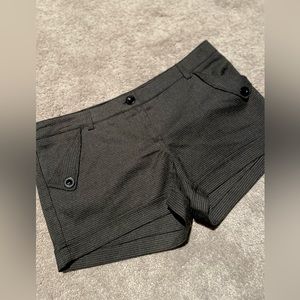 Black & Gray Houndstooth Mini Shorts w/ Button Accents 🔘